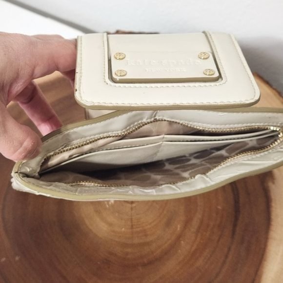 Kate Spade Wallet Pouch Patent Leather  Logo Zip - Picture 12 of 12